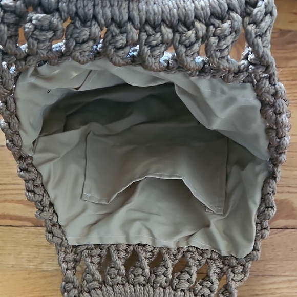 Vintage Woven & Crochet Tote Bags in Tan and Brown - Picture 11 of 12